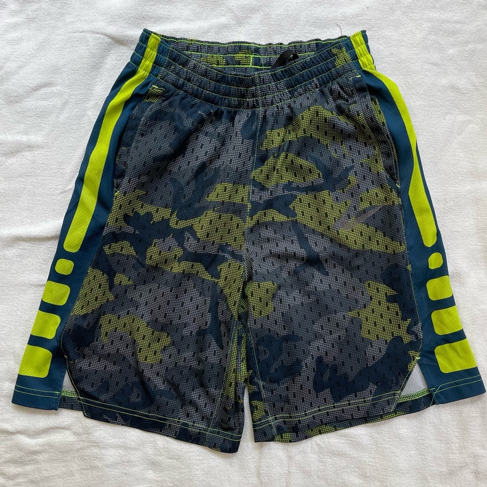 Boys Nike Dri-fit Shorts Size Large